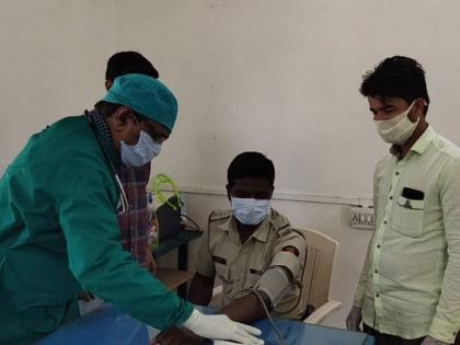 Corona crash: Health check-up of 34 policemen in Muktainagar | कोरोनाचा धसका : मुक्ताईनगरात पोलिसांची आरोग्य तपासणी