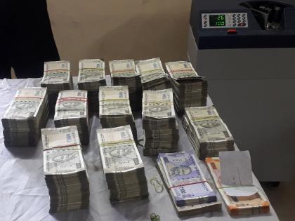 90 lakh cash seized at Choravada border checkpoint nose | चोरवड सीमा तपासणी नाक्यावर २९ लाखांची रोकड जप्त