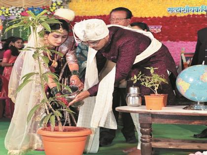 A bookish, scientific thinker; Truth finder wedding was held in Sangli | पुस्तकांचे रुखवत, विज्ञानवादी विचारांचा जागर; सांगलीत पार पडला सत्यशोधक विवाह 