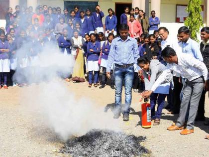 Disaster Management Training in the College | महाविद्यालात आपत्ती व्यवस्थापन प्रशिक्षण