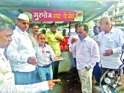 Sadashivrao Patil-Amar Singh Deshmukh talks on tea | सदाशिवराव पाटील-अमरसिंह देशमुख यांची ‘चाय पे चर्चा’