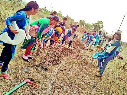 Hands for the waterless villages | जलमय गावांसाठी सरसावले हात