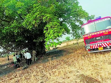 .... when a 100 year old tree starts to erupt | .... जेव्हा १०० वर्षे जुन्या झाडातून निघू लागतात आगीचे लोळ