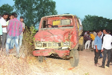 Nine people were crushed by water tankers | पाण्याच्या टँकरने ९ जणांना चिरडले