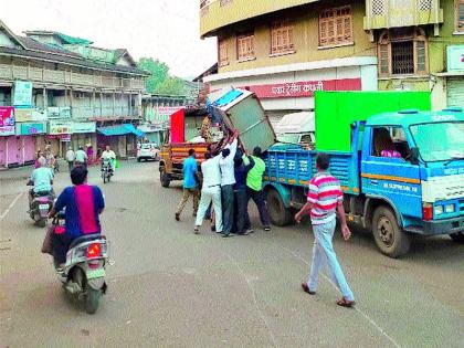  Flower Market Mobilization | फुलबाजार स्थलांतरावरून हाणामारी