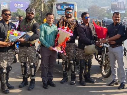 Bharat yatra of C60 commando to pay tribute to jawans who lost their lives fighting Naxalites continues from Kashimira | नक्षलवाद्यांशी लढताना शहीद होणाऱ्या जवानांना सन्मान मिळावा म्हणून सी ६० कमांडोंची भारत यात्रा काशीमीरामधून पुढे रवाना