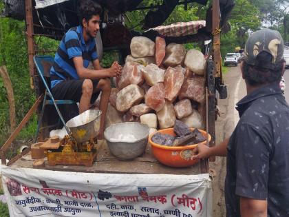 Pakistan salt in the food of Kolhapur, sold as Saindhava salt | कोल्हापूरकरांच्या जेवणात पाकिस्तानचा मिठाचा ‘खडा’, सैंधव मीठ म्हणून विक्री 