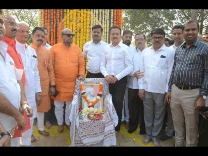 Mujra of honor to Shiv Chhatrapati in Jalgaon! A grand procession | जळगावात शिवछत्रपतींना मानाचा मुजरा ! भव्य शोभायात्रा