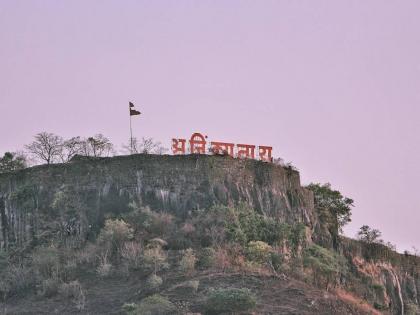 youth ends life by jumping from ajinkyatara fort | अजिंक्‍यतारा किल्‍ल्‍यावरून उडी मारून युवकाची आत्महत्या