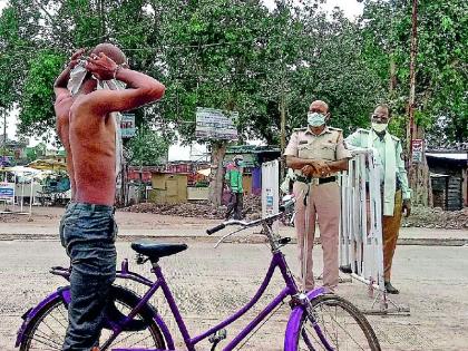 No masks, tie shirts! | मास्क नाही, शर्ट बांध!