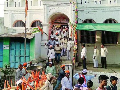 Worship at Taramay Devi, a unique place in Varha | वऱ्हा येथे जगावेगळी तारामायदेवीची पूजा