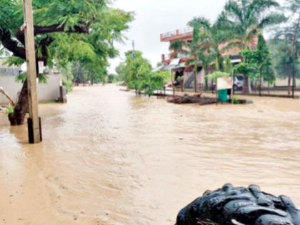 Heavy rains, heavy rains in nine revenue circles | दमदार पाऊस, नऊ महसूल मंडळात अतिवृष्टी Heavy rains, heavy rains in nine revenue circles | दमदार पाऊस, नऊ महसूल मंडळात अतिवृष्टी