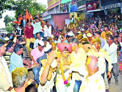  Barabagadas in Barakadhi | वरखेडीत ओढल्या बारागाड्या