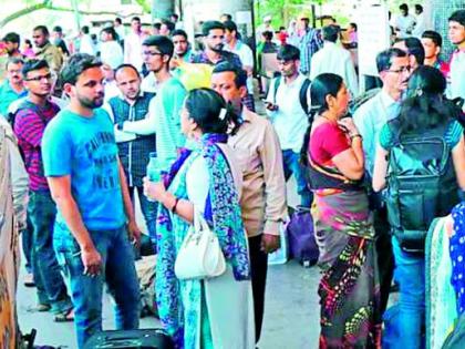 Passengers of bus station gajabajali | प्रवाशांनी बसस्थानके गजबजली