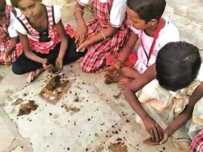 students made eco-friedly incense sticks | चिमुकल्या हातांनी बनविली ईको फ्रेन्डली धूप-अगरबत्ती!