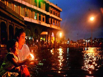 Deepa Amavasya worshiped; Religious program | दीप अमावस्येनिमित्त पूजन; धार्मिक कार्यक्रम