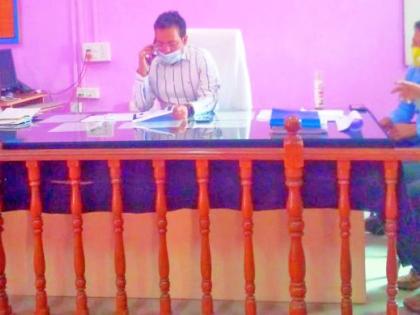 Problems of Desaiganj known by the District Collector | जिल्हाधिकाऱ्यांनी जाणल्या देसाईगंजच्या समस्या Problems of Desaiganj known by the District Collector | जिल्हाधिकाऱ्यांनी जाणल्या देसाईगंजच्या समस्या