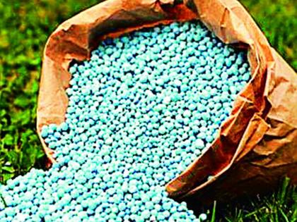 Farmers should be careful in purchasing fertilizers and seeds | शेतकऱ्यांनाे, खते, बी-बियाणे खरेदीत सावधानता बाळगा