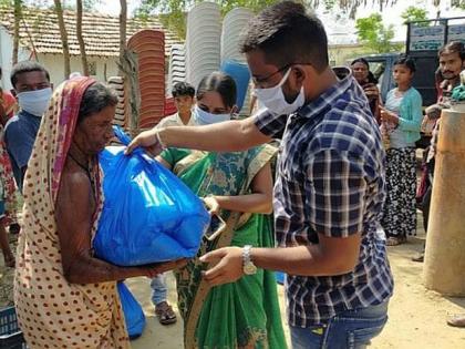 Wife of Shahid Jawan helps those in need of Gadchiroli | गडचिरोलीतीली गरजूंच्या मदतीसाठी वीरपत्नीची धडपड