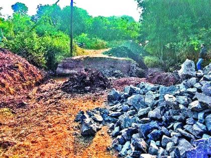 Demand for Jalalpur-Mahadevpur road repair | जलालपूर-महादेवपूर रस्ता दुरुस्तीची मागणी