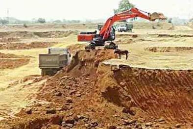 Extra-excavation of minor minerals; neglected by the administration | गौण खनिजाचे बेसुमार उत्खनन; प्रशासनाचे दुर्लक्ष