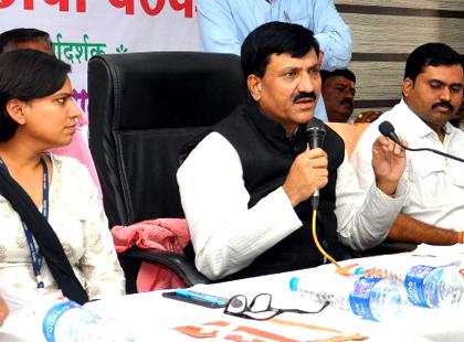 11 points programme will be effectively implemented | ११ कलमी कार्यक्रम प्रभावीपणे राबवा- लोणीकर