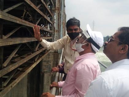 Inspection of Sarangkheda Barrage by Chief Engineer | सारंगखेडा बॅरेजची मुख्य अभियंत्यांकडून पाहणी Inspection of Sarangkheda Barrage by Chief Engineer | सारंगखेडा बॅरेजची मुख्य अभियंत्यांकडून पाहणी