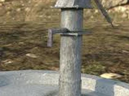 Hand pump repair teams could not find a vehicle | हातपंप दुरुस्ती करणाऱ्या पथकांना वाहन मिळेना Hand pump repair teams could not find a vehicle | हातपंप दुरुस्ती करणाऱ्या पथकांना वाहन मिळेना