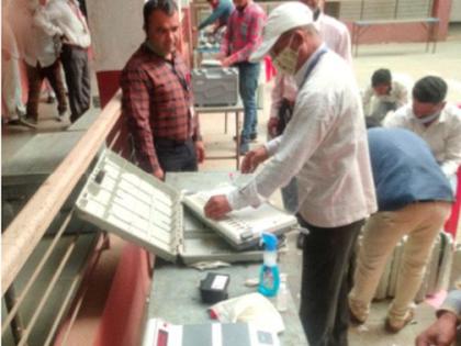 800 staff appointed for 212 polling stations in the district | जिल्ह्यातील २१२ मतदान केंद्रांसाठी ८०० कर्मचारी नियुक्त 800 staff appointed for 212 polling stations in the district | जिल्ह्यातील २१२ मतदान केंद्रांसाठी ८०० कर्मचारी नियुक्त
