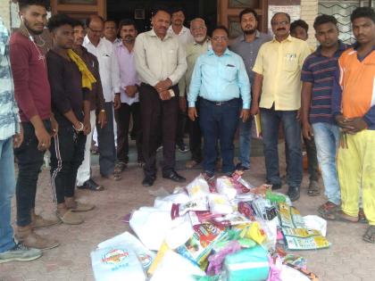 100 kg plastic bags seized in Shahada | शहाद्यात 100 किलो प्लास्टीक पिशव्या जप्त 100 kg plastic bags seized in Shahada | शहाद्यात 100 किलो प्लास्टीक पिशव्या जप्त