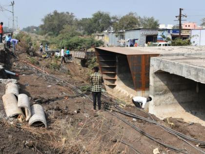 Three years later the railway tunnel began | तीन वर्षानंतर रेल्वे बोगद्याच्या कामस सुरुवात