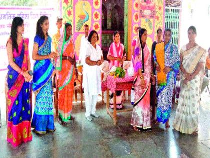 Release of sanitary napkin machine in Jalgaon neur | जळगाव नेऊरला सॅनेटरी नॅपकीन मशीनचे लोकार्पण