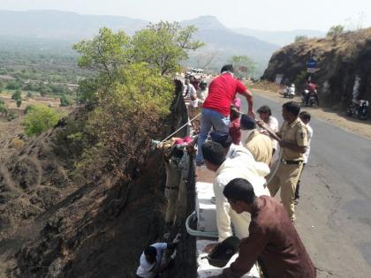 The body of the woman found in the wreckage, suspected of lethality; Start investigating | पसरणी घाटात आढळला महिलेचा मृतदेह, घातपाताचा संशय; तपास सुरू