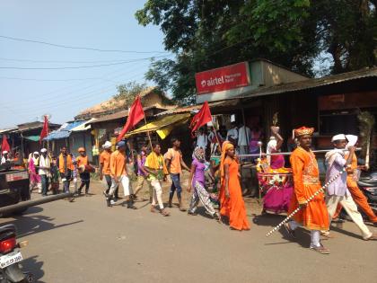  Dandaya Saptashringi road leads to Jäger | आदिशक्तीचा जागर करत दिंडया सप्तशृंगी गडाकडे मार्गस्थ