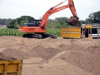 Parbhani: imprisoned in the illegal sand leasing Tipper drone camera | परभणी : अवैध वाळू उपसा करणारा टिप्पर ड्रोन कॅमेऱ्यात कैद