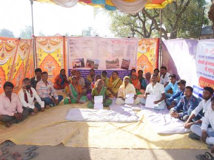 The fasting of Sarpanch of Malgaon | मळगावच्या सरपंचाचे उपोषण