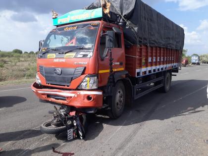 One killed in an accident near Pangri | पांगरीनजीक अपघातात एक ठार