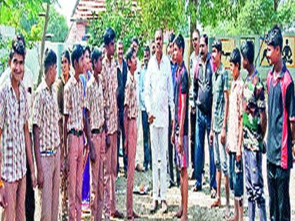 Sports competition at Devpur Vidyalaya | देवपूर विद्यालयात क्रीडा स्पर्धा