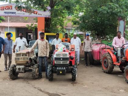 Disease spraying at Taharabad | ताहाराबादला रोग प्रतिबंधक औषध फवारणी