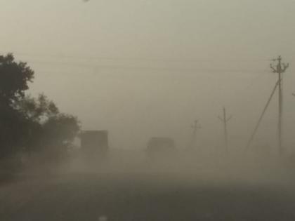 This path is not lost in the fog .. it is dark in the dust | ही वाट धुक्यात हरवली नाही.. धुराळ्यात गडप झाली आहे