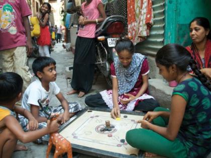 kids are in playing mood is at home, study books in the bag! | चिमुकल्यांचा मूड रमला घरात, अभ्यासाची पुस्तके दप्तरात!