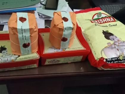 1200 kg of adulterated khova imported from Gujarat seized | गुजरातमधून आणलेला १२०० किलो भेसळयुक्त खवा जप्त 1200 kg of adulterated khova imported from Gujarat seized | गुजरातमधून आणलेला १२०० किलो भेसळयुक्त खवा जप्त