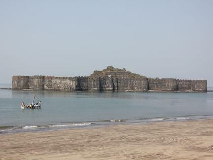 Janjira fort should be opened for tourists | जंजिरा किल्ला पर्यटकांसाठी खुला करावा