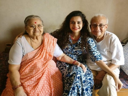 Actress Mithila Palkar lives with her grandparents in this 75 year old house in Dadar | दादरमधील या ७५ वर्षे जुन्या घरात आजी-आजोबांसोबत राहते अभिनेत्री मिथिला पालकर