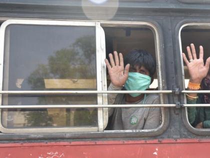 Red fairy running for laborers on foot; Arrangement of 922 buses from Nagpur | पायी जाणाऱ्या मजुरांसाठी धावली लाल परी; नागपुरातून ९२२ बसेसची व्यवस्था