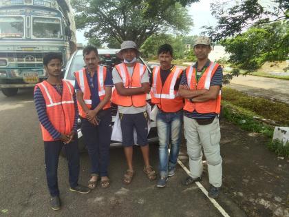 Karjat's 'Raksha' organization strikes to ease traffic | कर्जतच्या ‘रक्षा’ संस्थेची वाहतूक सुरळीत होण्यासाठी धडपड