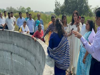 Direct inspection by NITI Aayog of water power works in the district | जिल्ह्यातील जलशक्तीच्या कामांची निती आयोगाकडून प्रत्यक्ष पाहणी