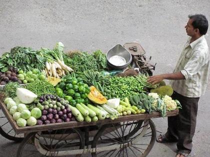 Vegetable imports increased; Tomatoes, chillies and coriander at half price | भाजीपाल्याची आवक वाढली; टोमॅटो, मिर्चीसह कोथिंबीरचे दर निम्यावर