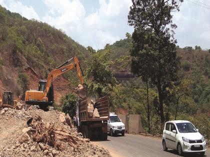 after one month the traffic in Parashuram Ghat will resume and the work will continue | Parashuram Ghat: अखेर एका महिन्यानंतर परशुराम घाटामधील वाहतूक पूर्ववत सुरू, काम सुरुच राहणार