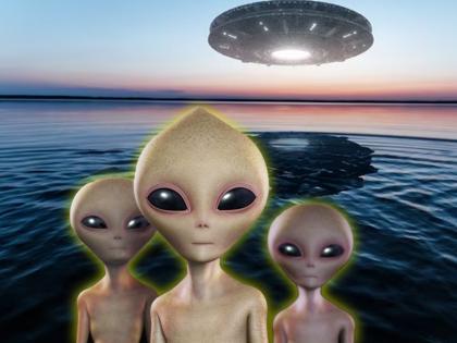 Former Nasa scientist says aliens secret base under earth oceans | समुद्राखाली लपून राहतात एलिअन्स, NASA च्या माजी रिसर्चरचा दावा